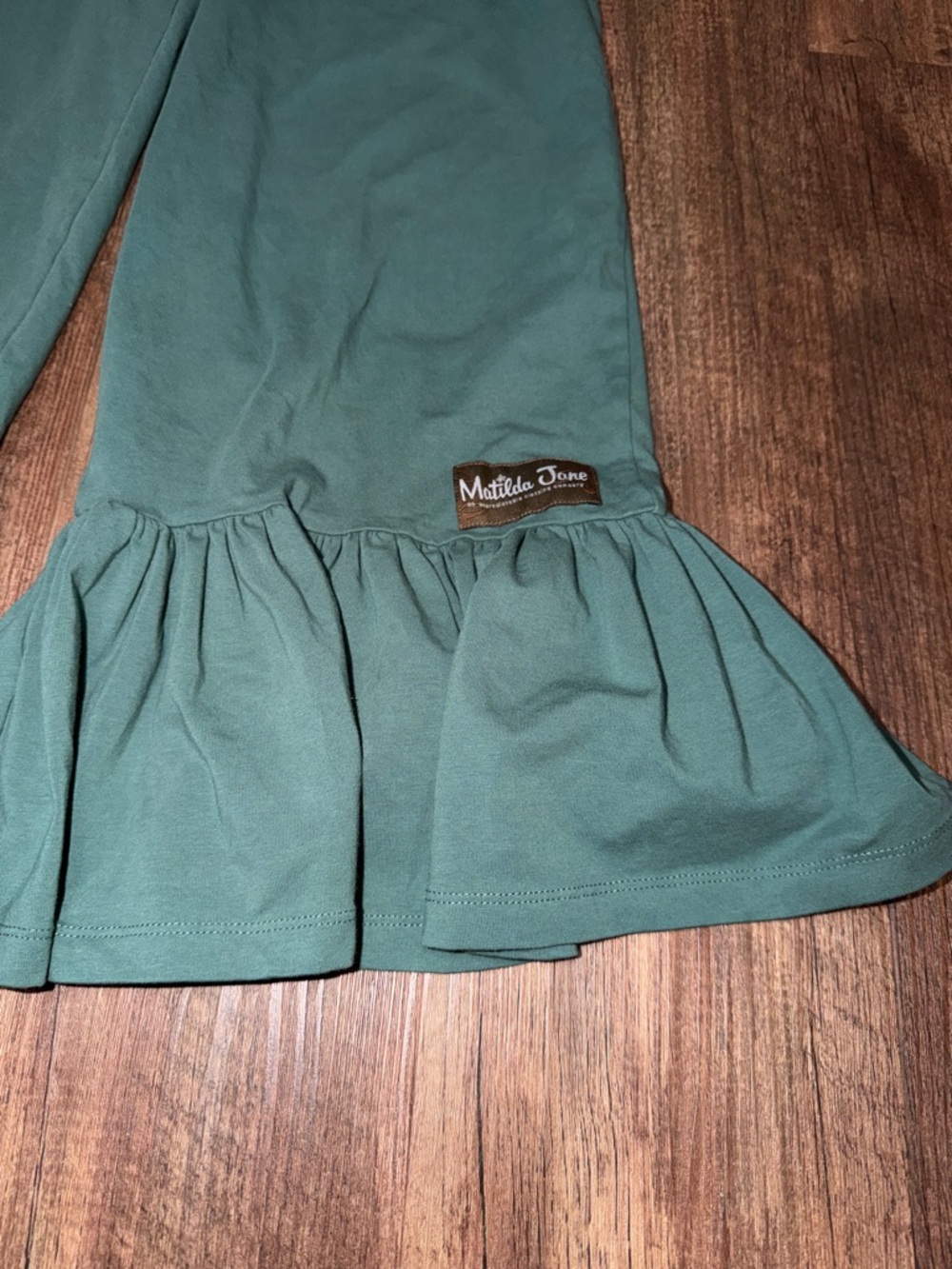 💚 Matilda Jane Green Ruffle pants size L - Picture 2 of 6